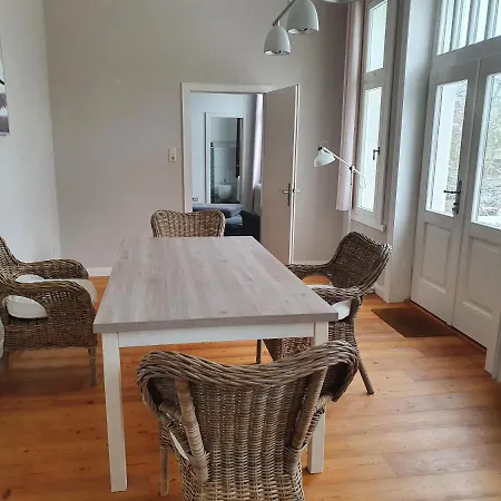 Am Stadtpark Apartment *